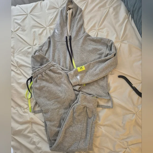 Made in Italy | Jogger Set - Picture 1 of 8